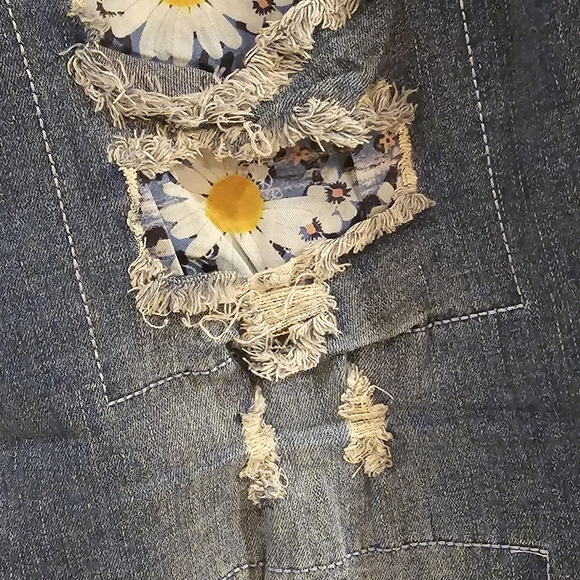 Embellished Jeans - Picture 2 of 3